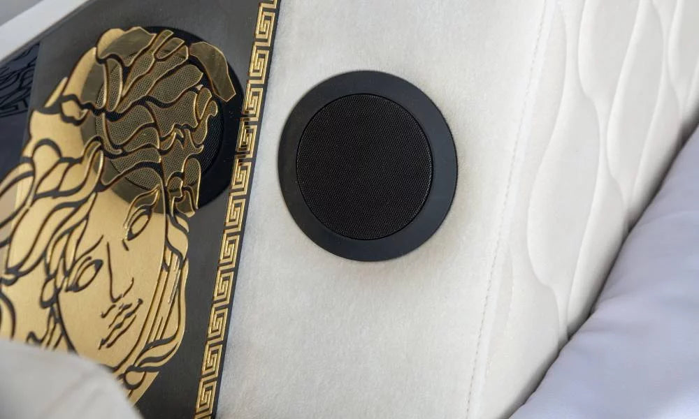 Intelligentes Bett von Versace